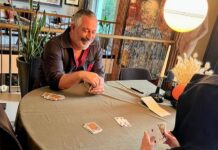 Cem Yılmaz’dan Tatil Tavsiyesi Cem Yılmaz'dan Tatil Tavsiyesi