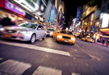 İstanbul Gece Ulaşım Rehberi: Taksi, Martı, Moov ve Araç Kiralama İstanbul Gece Ulaşım Rehberi: Taksi, Martı, Moov ve Daha Fazlası