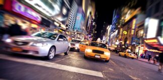 İstanbul Gece Ulaşım Rehberi: Taksi, Martı, Moov ve Araç Kiralama İstanbul Gece Ulaşım Rehberi: Taksi, Martı, Moov ve Daha Fazlası