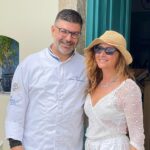 Sabancı Çifti için Ege Adalarında Onlara Özel Yemek Tarifi Hazırlanıyor Lipsi Adası’nda bulunan dünyaca ünlü şef Manolis ve Yazarımız Aynur Tattersal