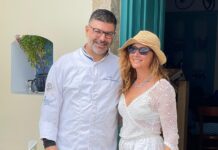 Sabancı Çifti için Ege Adalarında Onlara Özel Yemek Tarifi Hazırlanıyor Lipsi Adası’nda bulunan dünyaca ünlü şef Manolis ve Yazarımız Aynur Tattersal