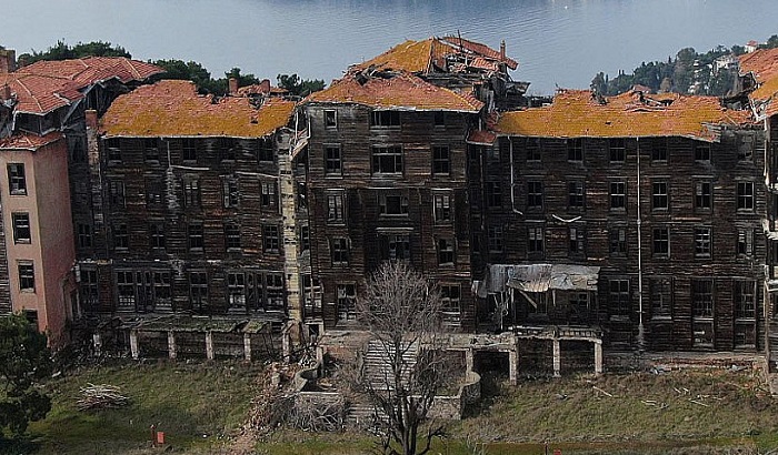Büyükada Rum Yetimhanesi: Ahşap Bir Dev ve Unutulmaz Hikayesi