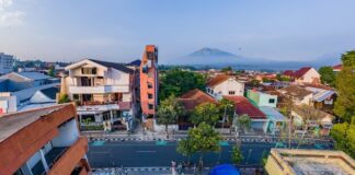 Dünyanın En İnce Oteli Dünyanın En İnce Oteli