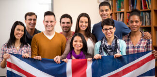 İngiliz Gençler Tatil İçin Hangi Ülkelere Gitmek İstiyor? İngiliz Gençler Tatil İçin Hangi Ülkelere Gitmek İstiyor?