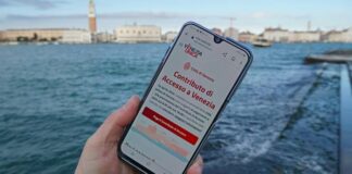 İtalya’dan Turist Akınına Önlem İtalya’dan Turist Akınına Önlem