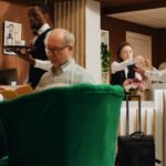 Yanlış Pazar Otel Yorar Yanlış Pazar Otel Yorar