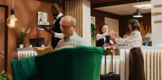 Yanlış Pazar Otel Yorar Yanlış Pazar Otel Yorar