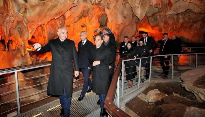 Mehmet Nuri Ersoy Tulumtaş Mağarası Bakan Ersoy: Çok Ciddi Ziyaretçi Potansiyeli Var