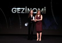 Gezinomi, En Çok Çalışmak İstenen Şirketler Arasında Yer Aldı Gezinomi Seyahat Turizm firmasının ödülünü, Pınar Ercan ve Gezinomi Genel Müdürü Deniz Selen Kılıçözgürler birlikte aldılar.