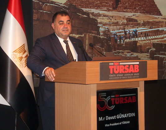 TÜRSAB’tan Kruvaziyer Stratejisi: Yıllık 400 Gemi, 3 Milyon Yolcu! Türkiye Seyahat Acentaları Birliği Başkan Yardımcısı Davut Günaydın