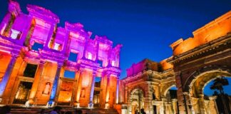 Gece Müzeciliği: Yaz Gecelerinde Gezebileceğiniz 5 Antik Kent Efes Antik Kenti Gece Müzeciliğiyle Ziyaretçi Rekoruna Koşuyor