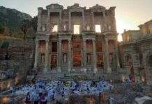 Bakanlığın Gece Müzeciliği ile Özel Davet Çelişkisi: Efes’in Kapıları Neden Kapandı?