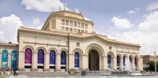 Ermenistan Vatandaşları Schengen Bölgesi’ne Vizesiz Seyahat Edebilecek Ermenistan Cumhuriyet Meydanı. Ulusal Tarih Müzesi