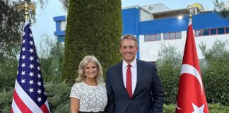 ABD’nin Ankara Büyükelçisi Jeff Flake: Vize Talebinde Artış ABD'nin Ankara Büyükelçisi Jeff Flake