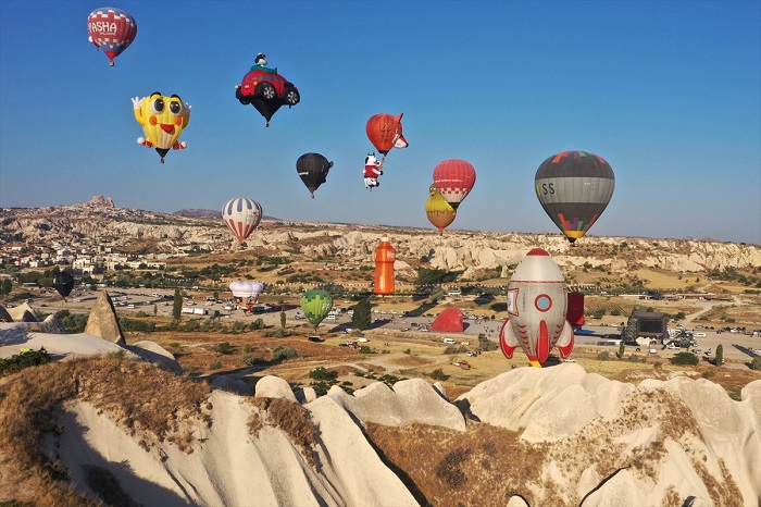 Fotoğraf: AA: 18 Ülkenin Figürlü Sıcak Hava Balonları Kapadokya Semalarında