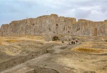 Eski Van Şehri Kazılarında Yeni Yapılar Ortaya Çıkarıldı Eski Van Şehri Kazılarında Yeni Yapılar Ortaya Çıkarıldı