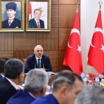 Diyarbakır Turizmi Canlanacak mı? Vali Murat Zorluoğlu, Sektör Temsilcileriyle Buluştu Diyarbakır Valisi Zorluoğlu, turizm sektör temsilcileriyle bir araya geldi