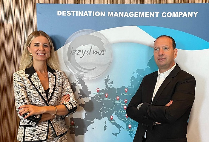 İzzy DMC'nin kurucuları İnci ve İzzet Savaryego