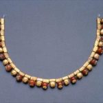 ABD’deki Müzede Sergilenen, Türkiye’den Kaçırılan 2500 Yıllık Lidya Kolyesi İade Edildi Türkiye'den Kaçırılan 2500 Yıllık Lidya Kolyesi İade Edildi