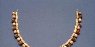 ABD’deki Müzede Sergilenen, Türkiye’den Kaçırılan 2500 Yıllık Lidya Kolyesi İade Edildi Türkiye'den Kaçırılan 2500 Yıllık Lidya Kolyesi İade Edildi