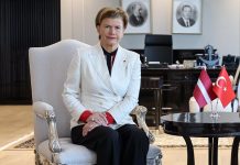 Baiba Braze: Türkiye, Letonyalı Aileler İçin En Popüler Destinasyonlardan Letonya Dışişleri Bakanı Braze, Türkiye'nin Rusya ve Ukrayna arasında arabuluculuk çabalarını övdü: