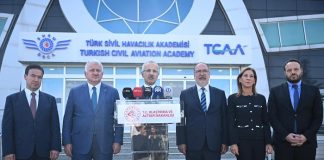 Bakan Uraloğlu’ndan Hava Yolu Biletlerine İlişkin Tavan Ücret Açıklaması Bakan Uraloğlu'ndan Hava Yolu Biletlerine İlişkin Tavan Ücret Açıklaması