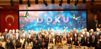 1,9 milyon TL Dokudular Dünya çapında ün yapan bu yıl 4.’sü düzenlene Doku Kumaş Tasarım Yarışmasında genç beyinleri teşvik için 1.9 milyon TL para ödülü dağıtıldı.