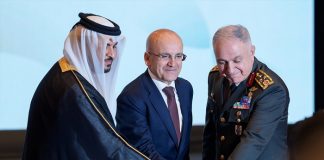 Hazine ve Maliye Bakanı Şimşek, Katar Milli Günü Resepsiyonunda İş Birliği Mesajı Verdi Hazine ve Maliye Bakanı Şimşek, Katar Milli Günü Resepsiyonunda İş Birliği Mesajı Verdi