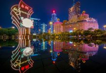 Çin Devlet Başkanı Şi; Makau’nun 25 Yıllık Başarısının Anahtarı: ‘Tek Ülke, İki Sistem’ Anlayışı Çin'in güneyinde, İnci Nehri'nin denize döküldüğü körfezin batı yakasında yer alan Makau, "özel idari bölge" statüsünde, "tek ülke, iki sistem" ilkesiyle yönetilen özerk yapıda bir idari birim olma özelliği taşıyor.