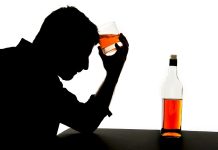 THY’nin Dubai-İstanbul Uçağında Sarhoş Yolcu Olay Çıkardı THY'nin Dubai-İstanbul Uçağında Sarhoş Yolcu Olay Çıkardı