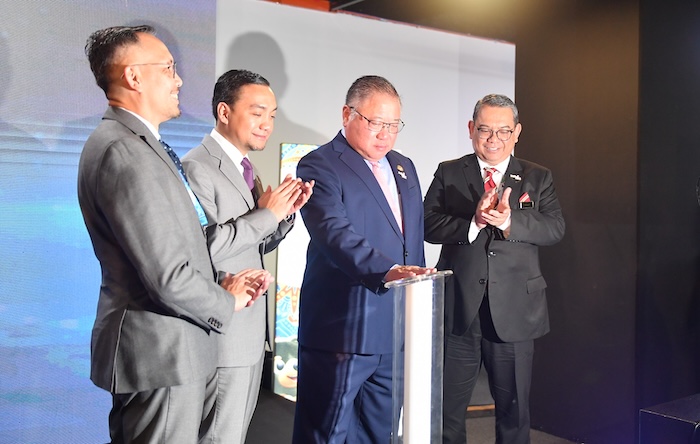 Malezya Turizm, Sanat ve Kültür Bakanı YB Dato Sri Tiong King Sing