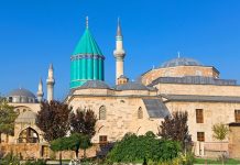 Mevlana Müzesi 2024’te Ziyaretçi Akınına Uğradı: 3 Milyonu Geçti Mevlana Müzesi