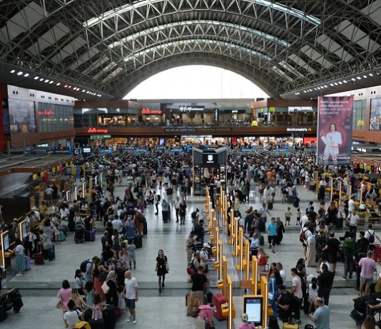Türkiye Genelindeki Havalimanları 10 Ayda 211 Milyon Yolcu Ağırladı
