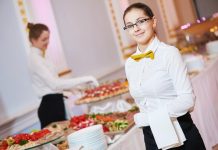 Yunan Turizm Sektöründe Alarm: 80 Bin Personel Açığı Sezonu Tehdit Ediyor