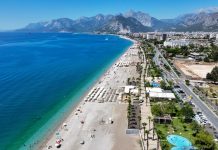 Antalya Rekor Kırdı: Ekimde 2,2 Milyon Turist, 10 Ayda 16 Milyon Sınırı Aşıldı!