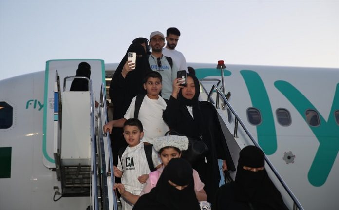 AA-RIYADDAN_RIZEYE_ILK_DIREKT_UCUS_GERCEKLESTI