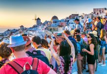 Yunan Adalarında Yoğun Turizme Karşı Bir Dizi Vergi ve Kısıtlama Geliyor