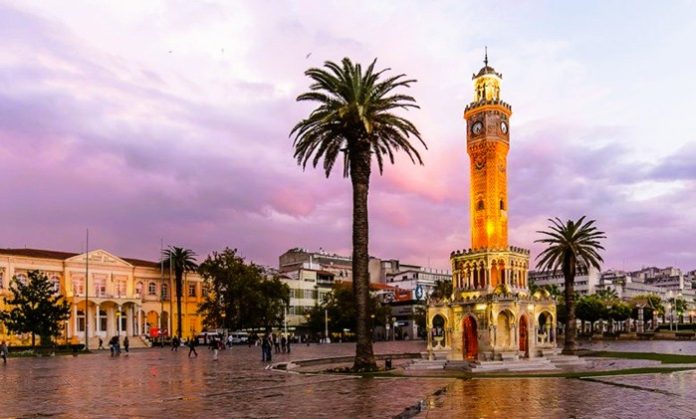 İzmir saat kulesi İzmir uçak bileti