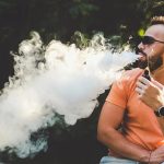 Singapur, elektronik sigara kullanan yabancı vatandaşlara para cezası ve seyahat yasağı uygulayacak