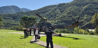 Artvin’de Mahsur Kalan Turistler Helikopterlerle Tahliye Edildi