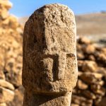 Karahantepe’de İnsan Yüzlü T Biçimli Dikilitaş Bulundu