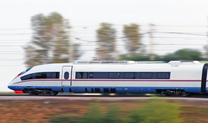 tren - Depositphotos