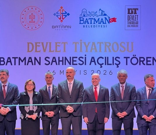 Mehmet Şimşek Batman’da: “Kadim Şehirler Yolu” Lansmanı Öncesi Bakan Ersoy’a Teşekkür