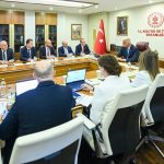 Trabzon Çinli Turiste Gözünü Dikti: Turizmde Yeni Pazar Hamlesi Trabzon turizminde Çinli turist hedefi Kültür ve Turizm Bakanlığı ile TİSAD arasındaki görüşmede ele alındı.