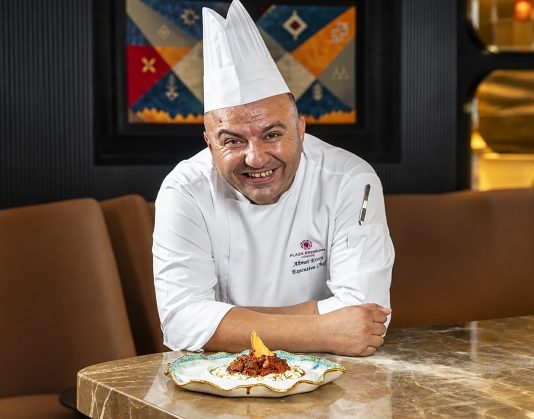 Plaza Premium Lounge İstanbul’da Anadolu Lezzeti: Alinazik Chef Series Menüsünde Plaza Premium Lounge İstanbul Executive Şefi Ahmet Ersoy