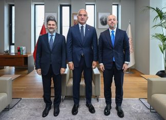 Turizmde Yeni Rotalar: Alternatif Pazarlar ve Yeni Uçuş Noktaları Masada BAKAN ERSOY VE THY YÖNETİMİNDEN TURİZM ZİRVESİ
