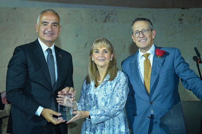 Mehmet Nuri Ersoy WTTC odulu